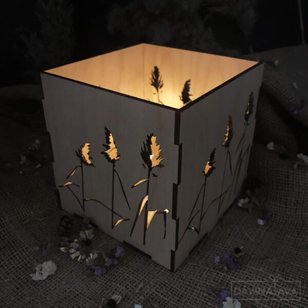 dekoratīva koka kastīte ar gaismiņām, koka svečturis, koka kastīte ar putniem