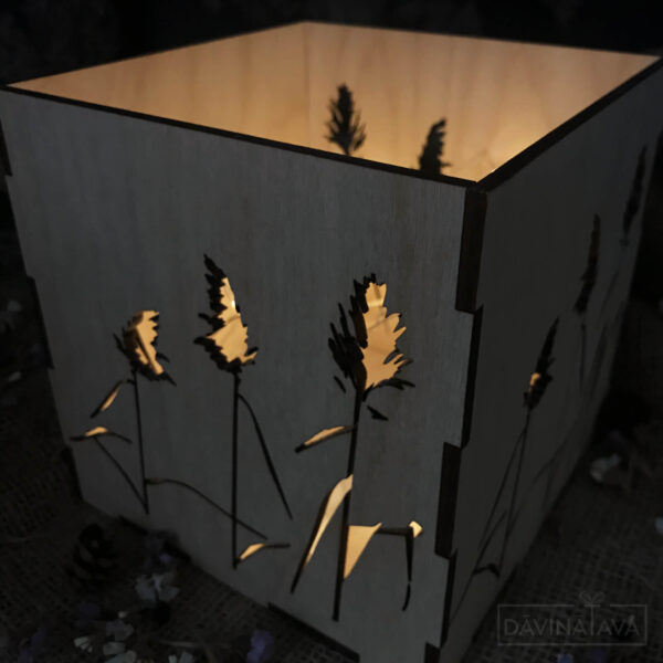 dekoratīva koka kastīte ar gaismiņām, koka svečturis, koka kastīte ar putniem