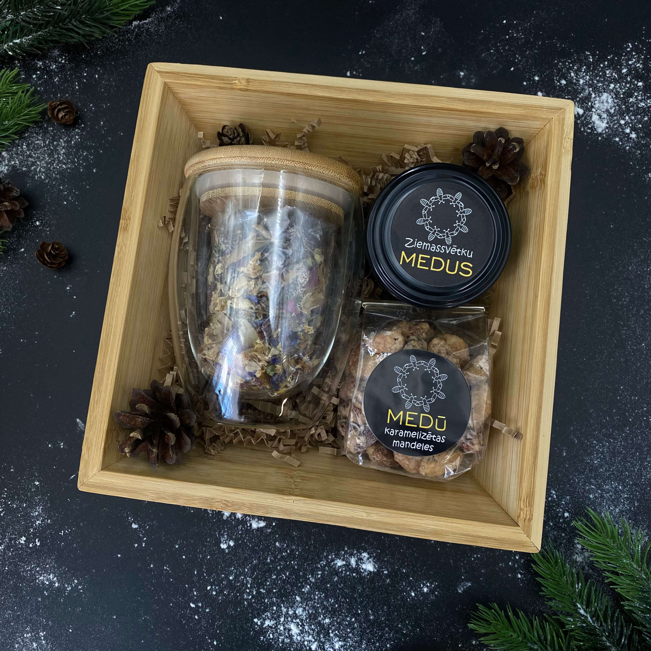 Medus piliens tavā traukā